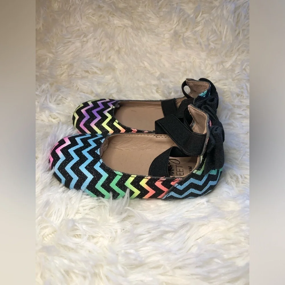 Monkey Feet Multicolor Chevron Kids Slippers with Bow NWOT 18-24M